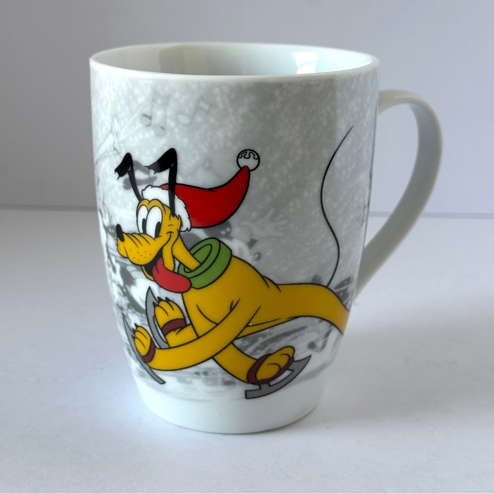 RARE Disney World Exclusive Edition RETIRED Mug with Pluto